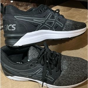 ASICS women’s sneakers size 6